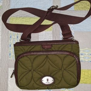 Key-per Fossil crossbody purse.